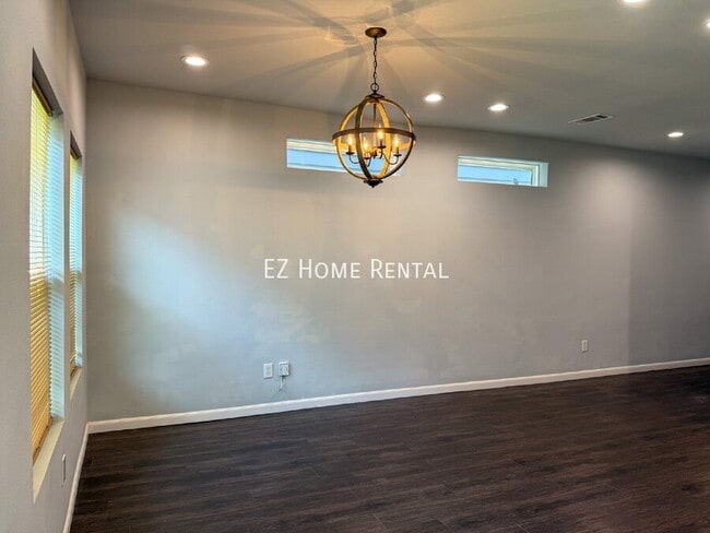 Building Photo - 4939 Ambient Dr