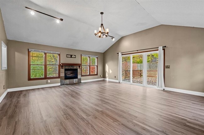 Building Photo - 16 Penfro Dr