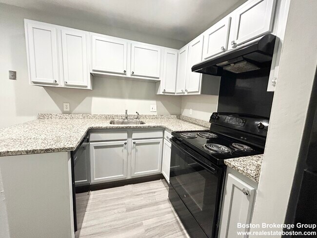Building Photo - 15 Ruggles St