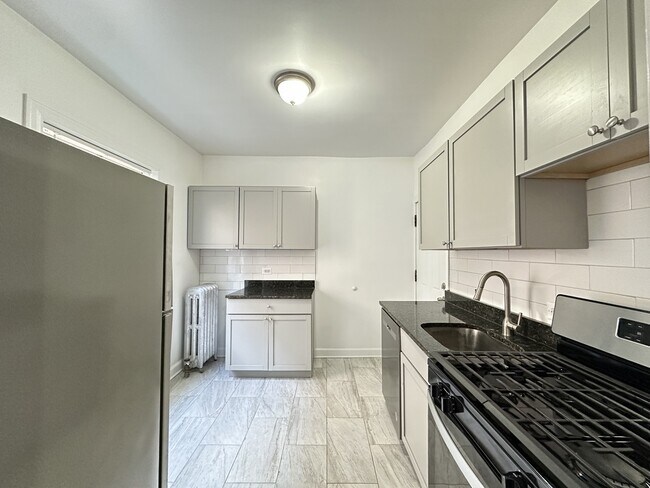 Building Photo - 6347 N Magnolia Ave