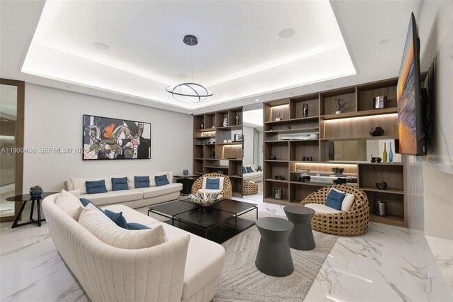 Building Photo - 1000 W Island Blvd