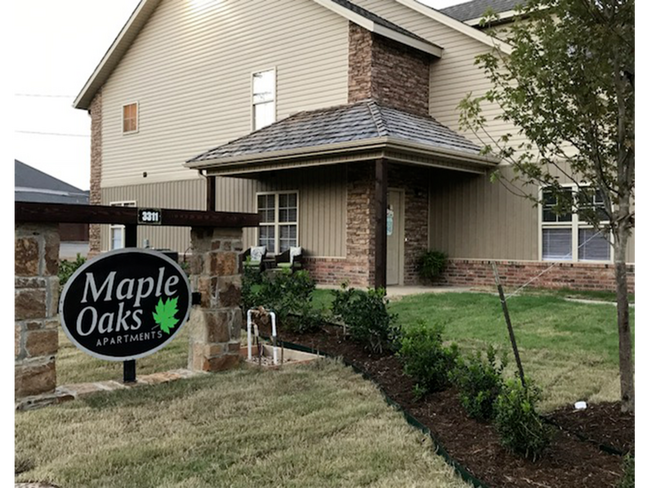 Maple Oaks Apartments - Maple Oaks (new)