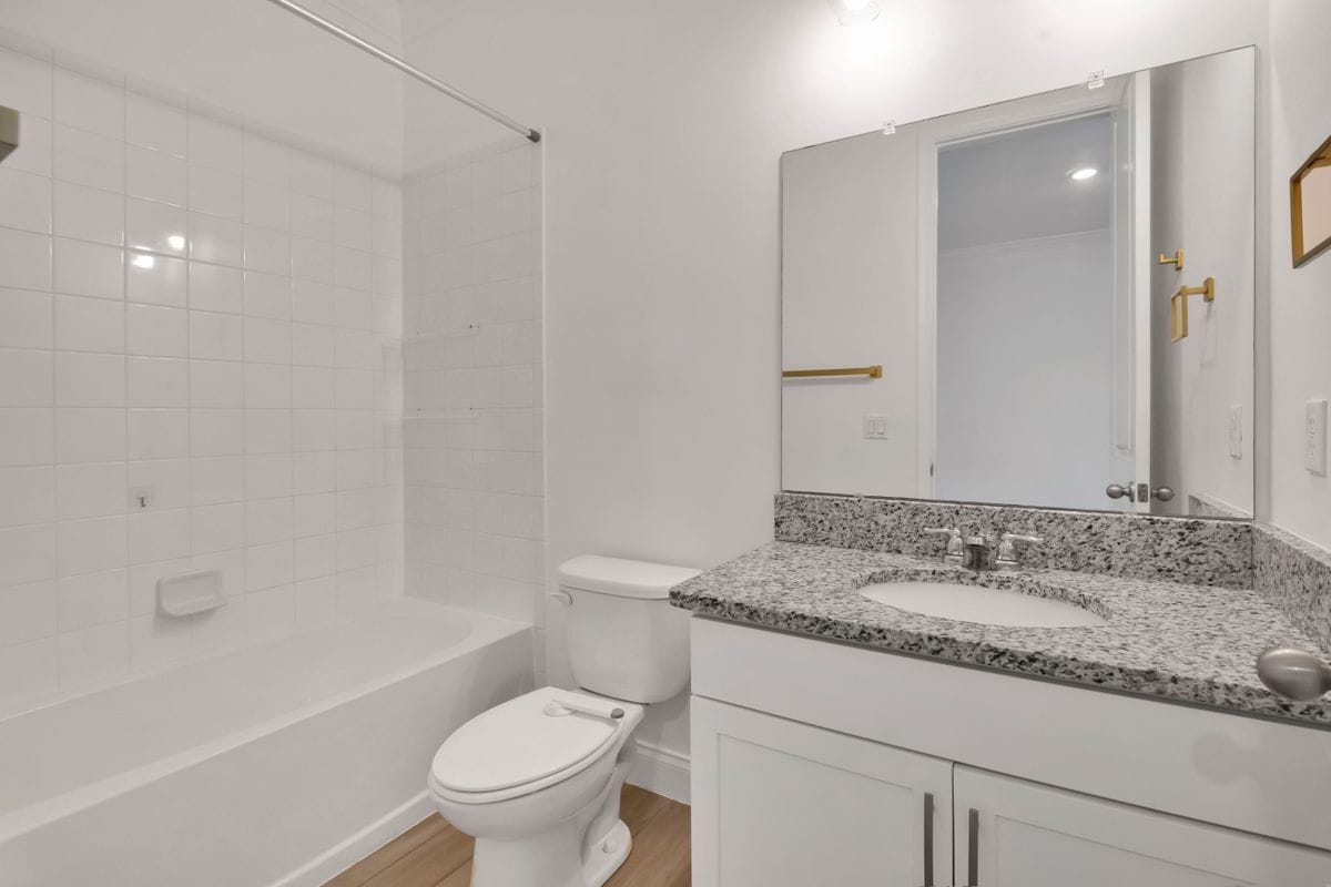 Building Photo - 8318 Vivaro Isle Way