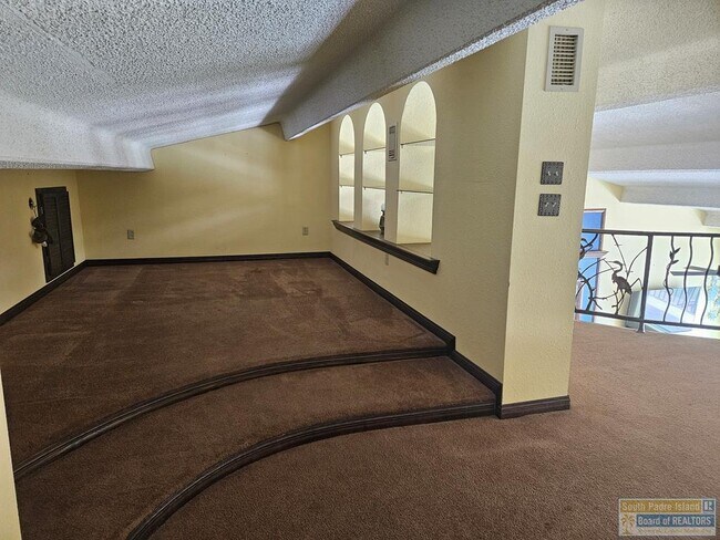 Building Photo - 1336 Harbor Island Dr