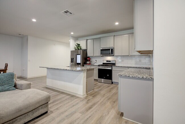 Building Photo - 14701 Travertine Fls Ln