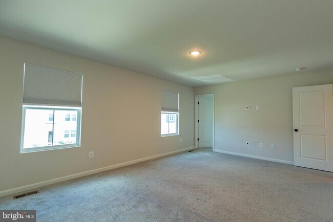 Building Photo - 37 Diving Scaup Rd