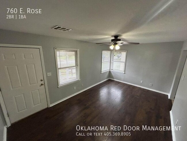 Building Photo - 760 E Rose Dr