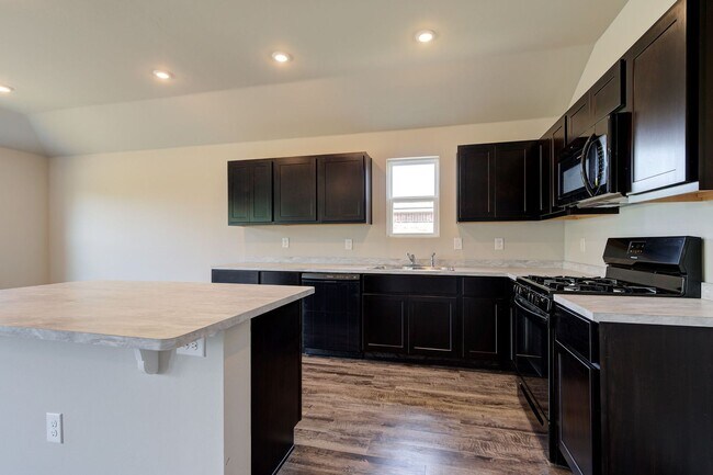 Building Photo - BRAND NEW! 4 Bed 2 Bath Home in Newcastle!