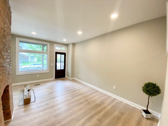 Building Photo - 978 Harrison Ave