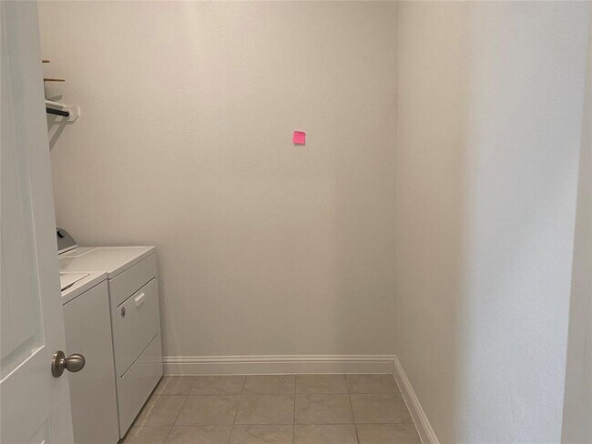 Building Photo - 4635 Bluestem Prairie Dr