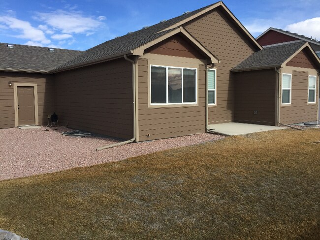 Building Photo - 805 Lakebrook Ct