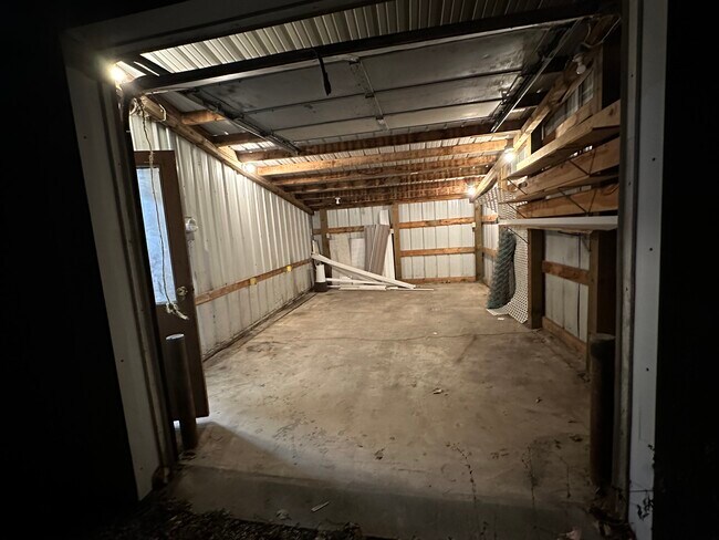 Primary Photo - 837 5th Ave