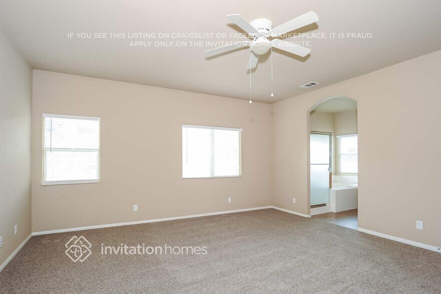 Building Photo - 4208 Sungate Dr