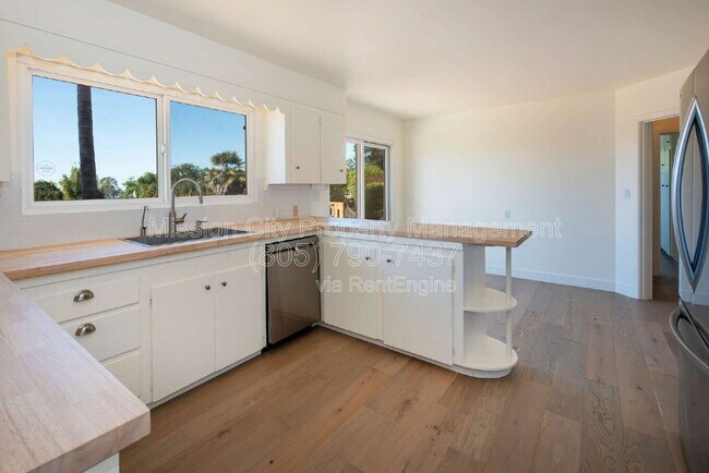 Building Photo - 5533 Callejon