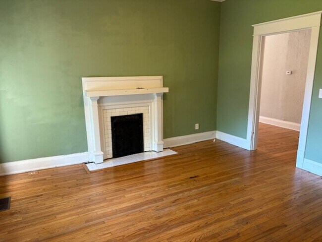 Building Photo - Historic Downtown Murfreesboro TN 3050 SF, 5BR/2BA for rent