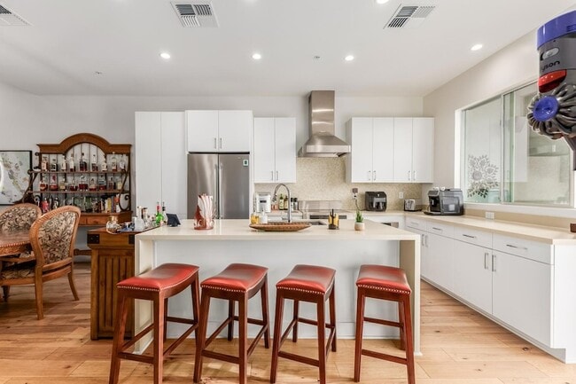 Building Photo - 16510 N 92nd St