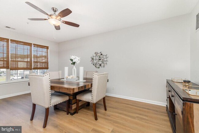 Building Photo - 1650 Mohegan Dr