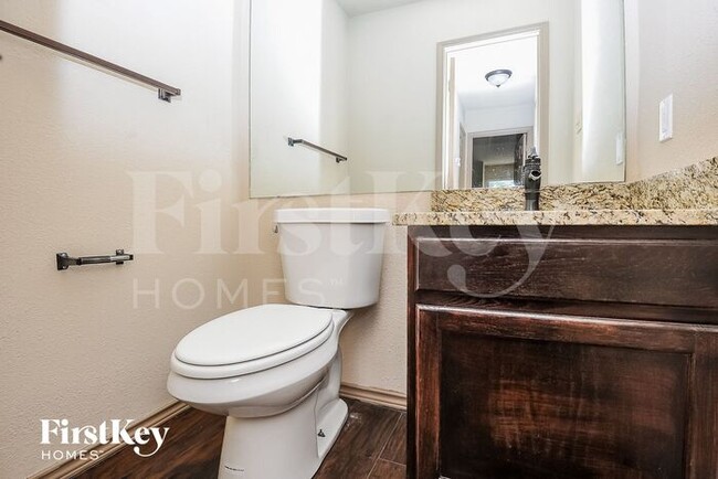 Building Photo - 1396 Chinaberry Dr