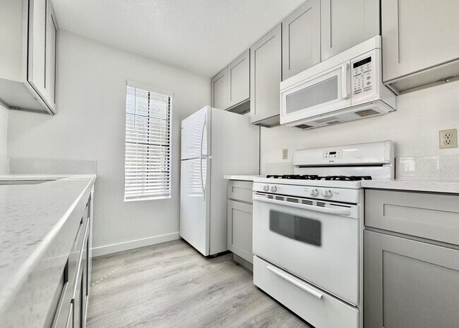 Building Photo - 4724 Nara Vista Way