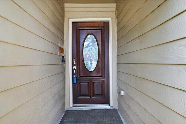 Building Photo - 18214 Almond Place Lane