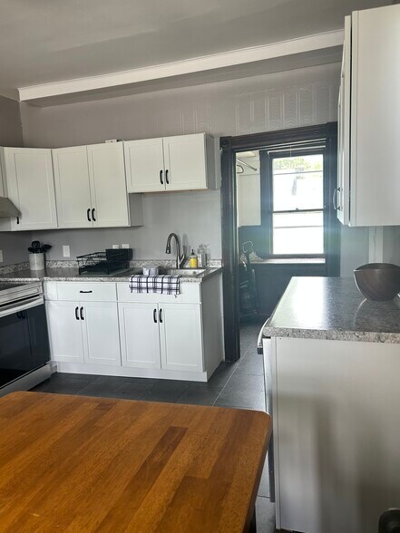 Building Photo - 223 Union Ave