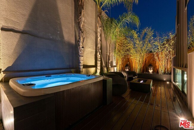 Building Photo - 3601 Dixie Canyon Ave