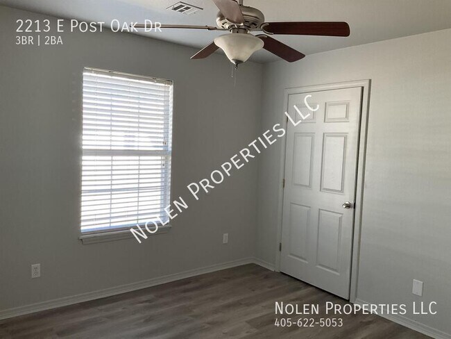 Building Photo - 2213 Post Oak Dr