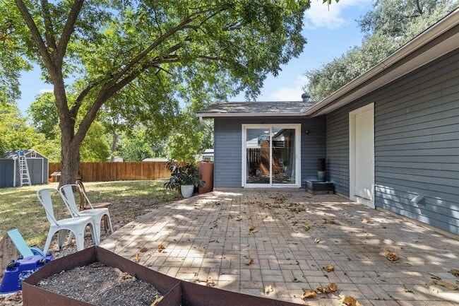 Building Photo - 9717 Hansford Dr