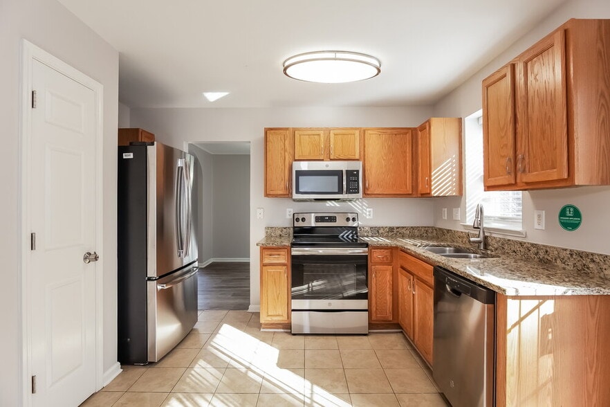 Building Photo - 7000 Indian Ridge Ln