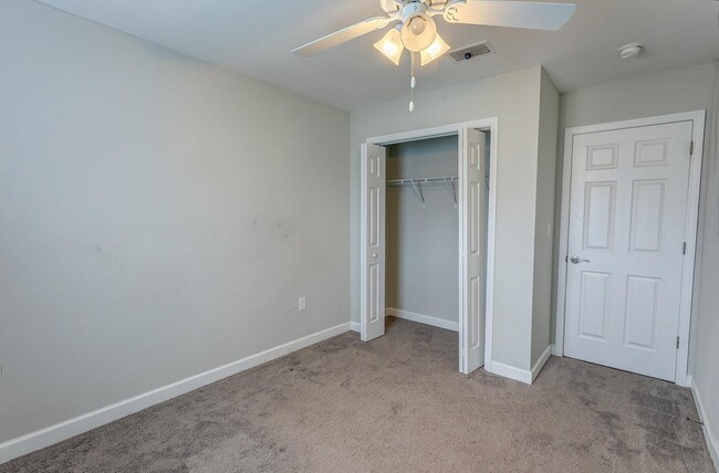 Building Photo - 9009 Banyan Beach Dr
