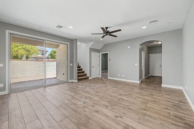Building Photo - 20515 W Maiden Ln