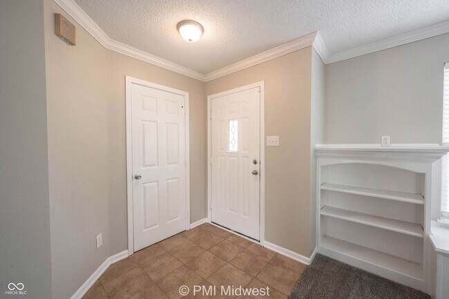 Building Photo - 7623 Hollow Reed Ct