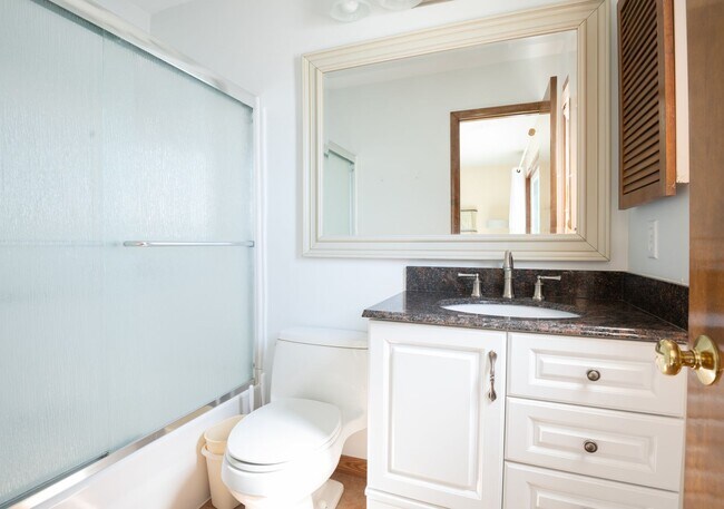Building Photo - PERFECT FURNISHED RENTAL FOR A WINTER AT T...