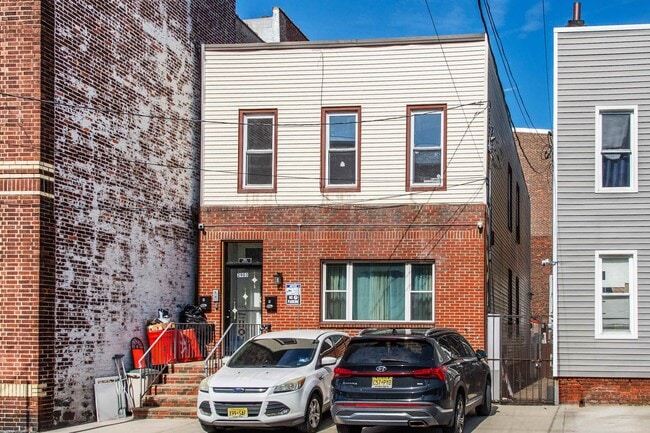 Building Photo - 2903 Central Ave