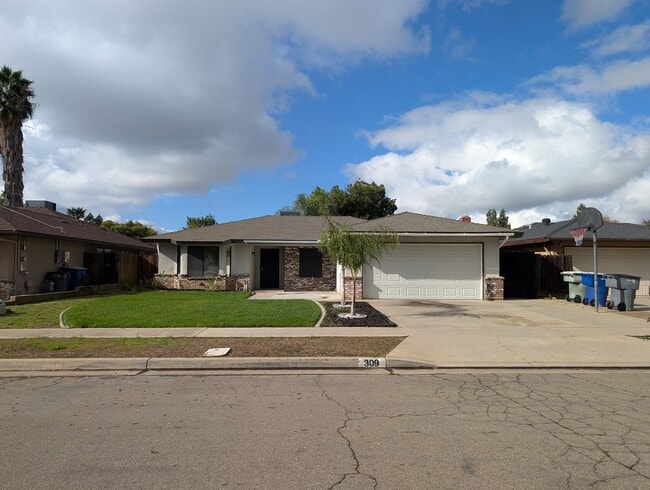 Primary Photo - Nice home home offering nice amenities. Swimming pool + close to shopping and schools.