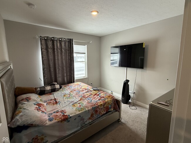 Building Photo - 8754 Laurelton Pl