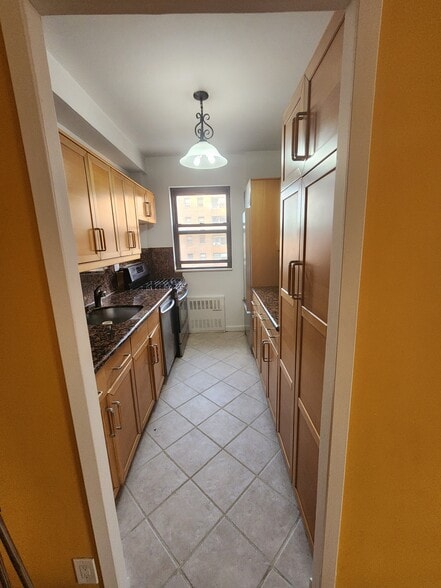 kitchen - 9932 66th Rd