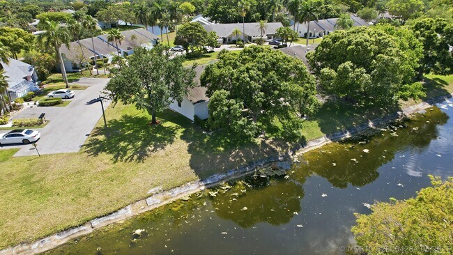 Building Photo - 10775 Waterberry Dr