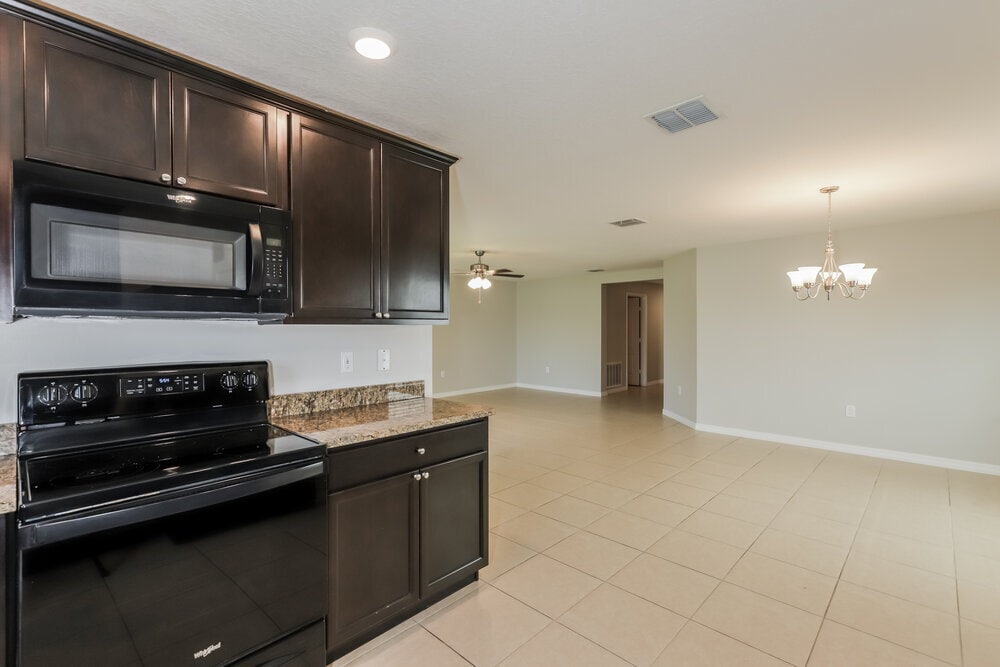 Building Photo - 1714 Chatham Green Cir