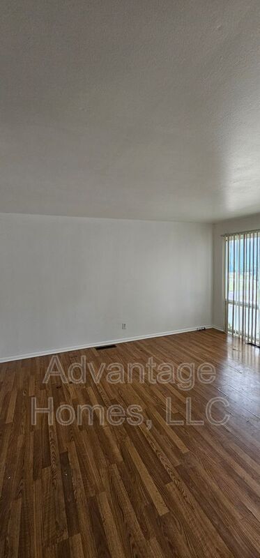 Building Photo - 805 N 70th St