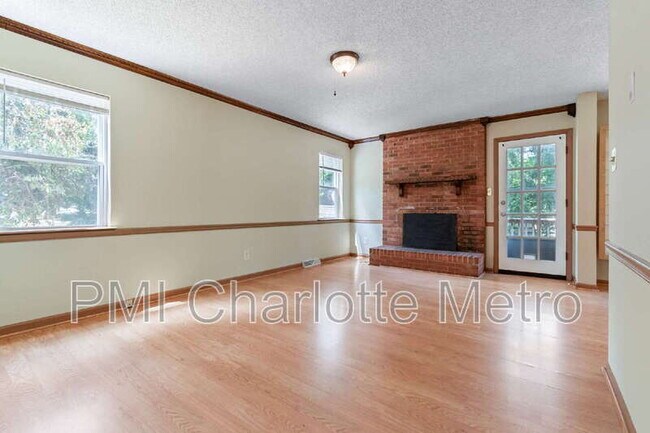 Building Photo - 11241 Kingfisher Dr