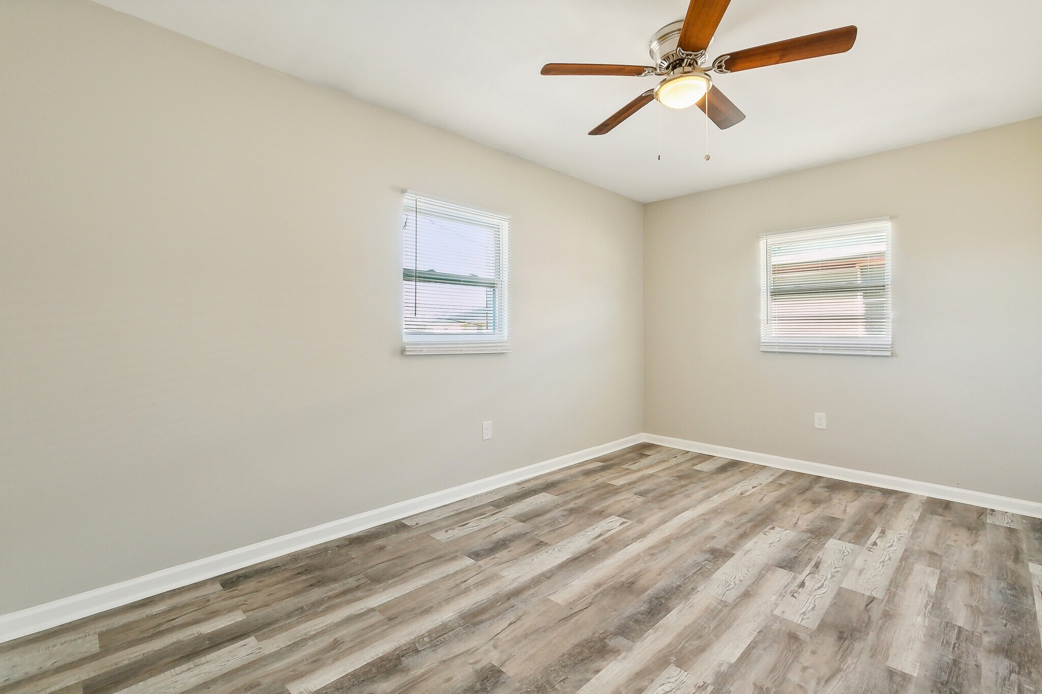 Building Photo - 1124 Tallow Tree Ln