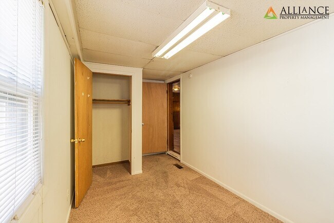 Building Photo - 711 Fremont St