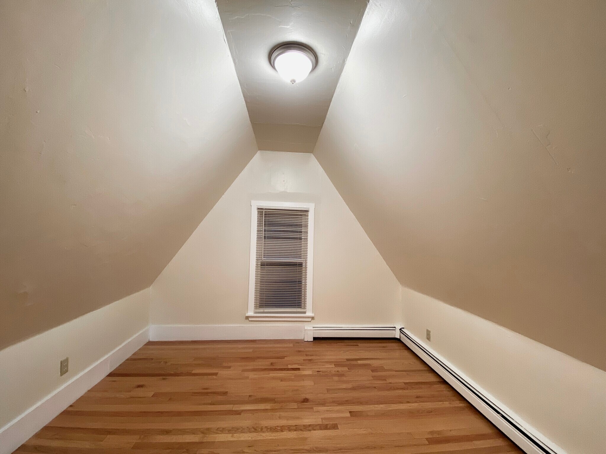 Building Photo - 185 Beacon St