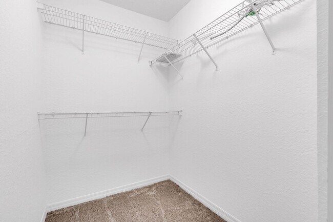 Building Photo - Stunning Designer Condo Remodeled to Perfe...