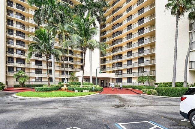 Building Photo - 9500 S Ocean Dr