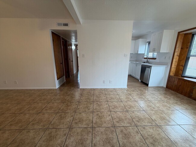 Building Photo - 1307 Rufina Ln