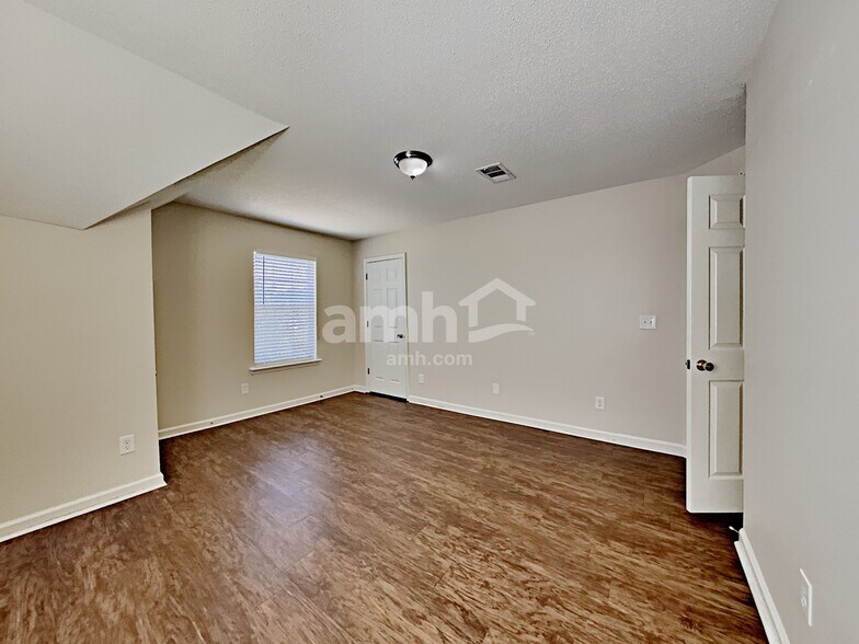 Building Photo - 4089 Dresden Ct NW