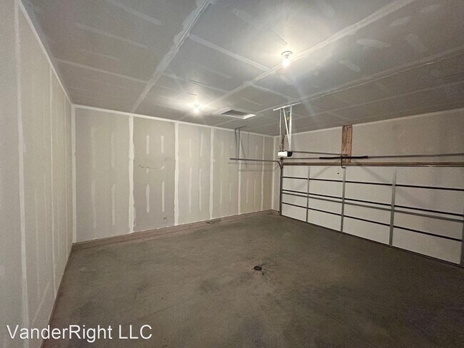 Building Photo - 4 br, 3.5 bath House - 3701 E Siasconset Pl