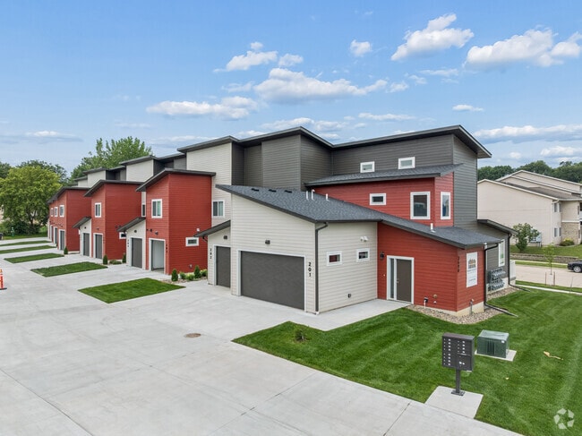 Building Photo - Manor Heights Townhomes